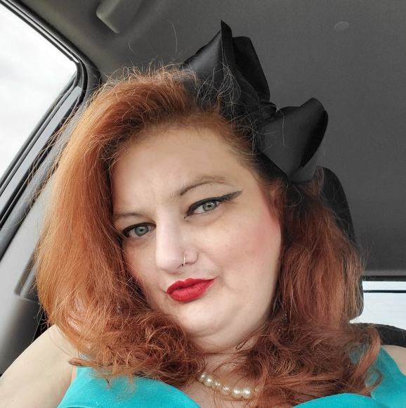 Meet your Posher, Dina - Picture 2 of 4